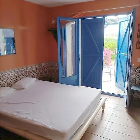 Jolie Maison, 3 A Llança